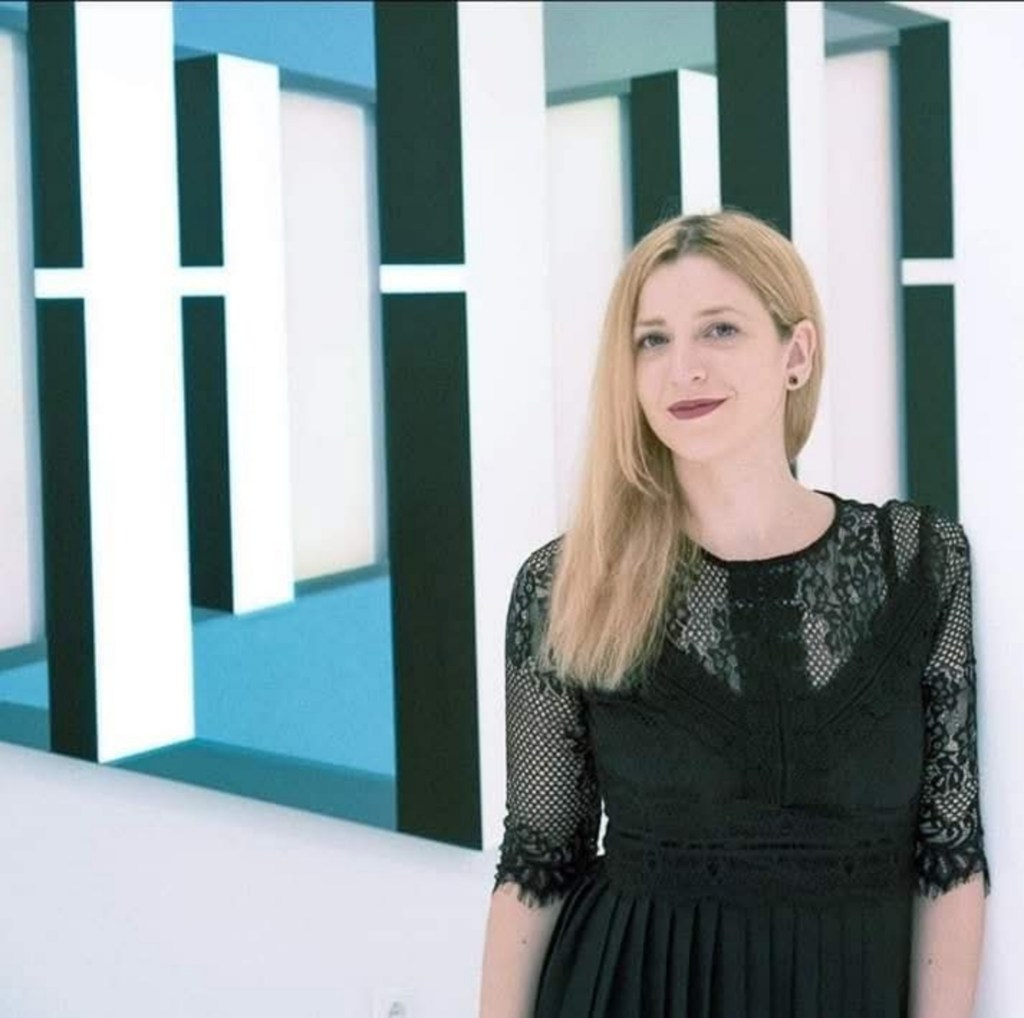 Βιβλιοκριτική Δρ Μαρίας Αθανασέκου για την ποιητική συλλογή «Κόκκινες λέξεις» της Νικολένας Καλαϊτζάκη –&nbsp;Ζούνη