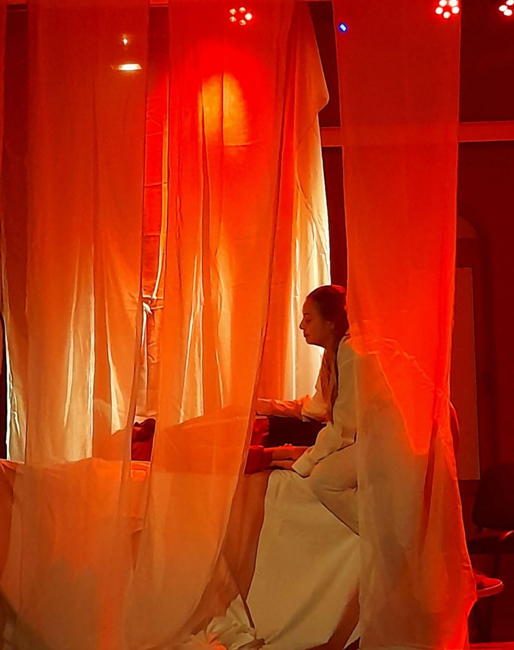 Οι «Κόκκινες Λέξεις» της Νικολένας Καλαϊτζάκη – Ζούνη ανεβαίνουν στην Θεατρική&nbsp;Σκηνή